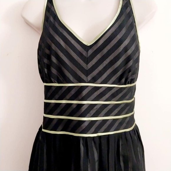 Signature by Robbie Bee Dress Size 12 Petite - Picture 8 of 9